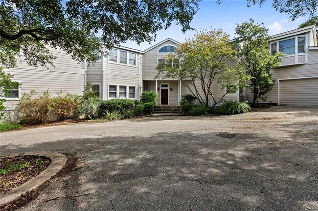 Foto del edificio - 3709 Toro Canyon Rd