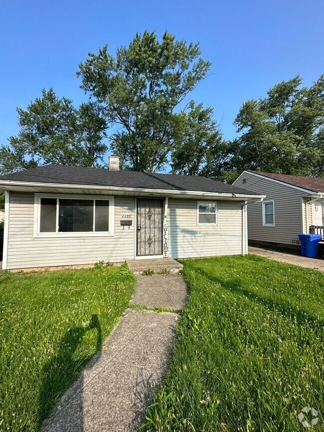 Building Photo - 4488 W 133rd St