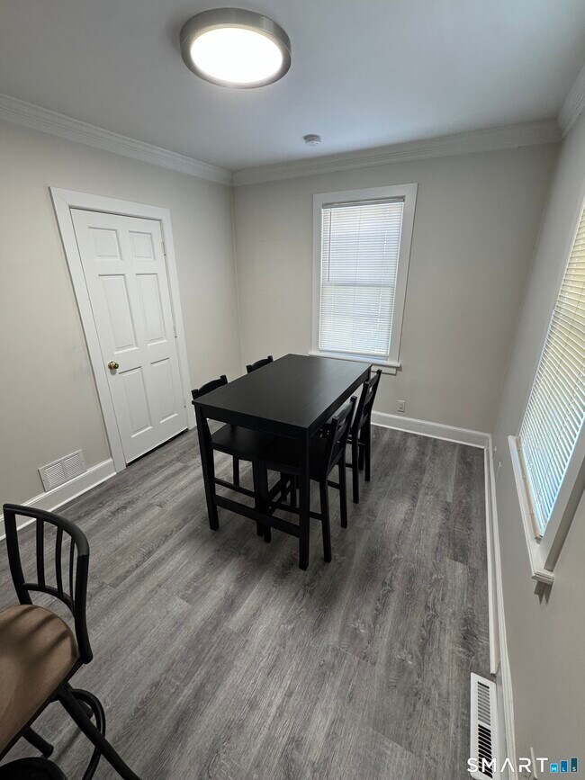 Building Photo - 67 Hanford Ave