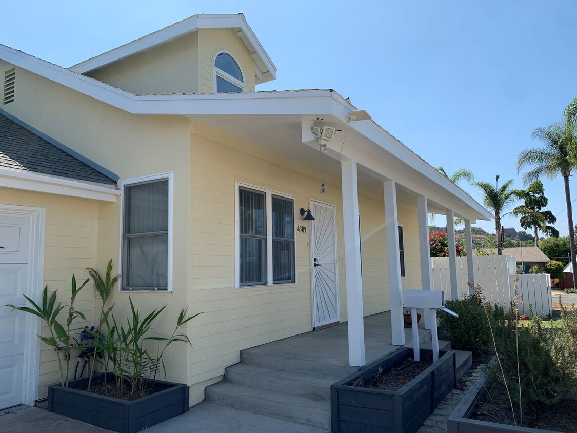 Foto principal - Beautiful 4 Bedroom/ 2.5 Bath Home with Hu...