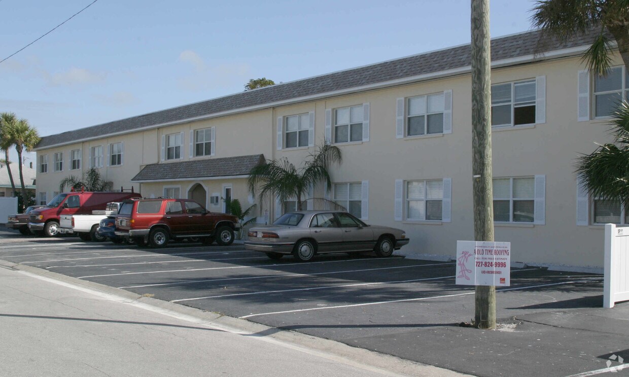 Primary Photo - 600 71st Ave