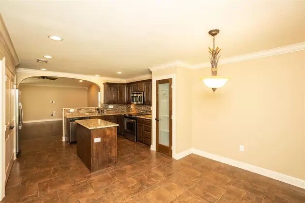 Building Photo - 1809 Eden Dr