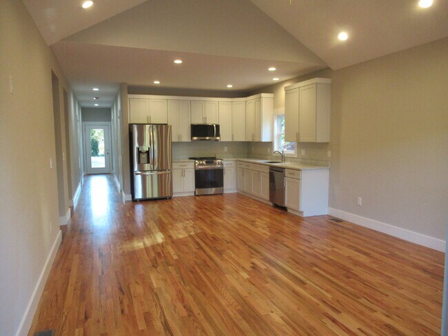 Building Photo - Beautiful New  – 3 Bedroom, 2 Bath Home in...