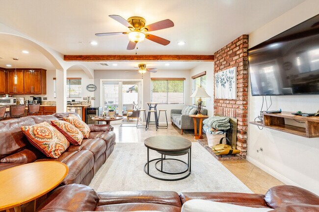 Building Photo - 3869 Spencer St