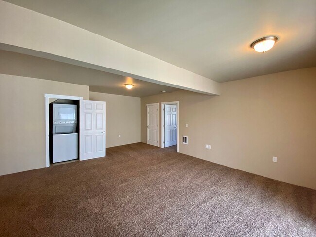 Foto del edificio - 5115 E Buckeye Ave