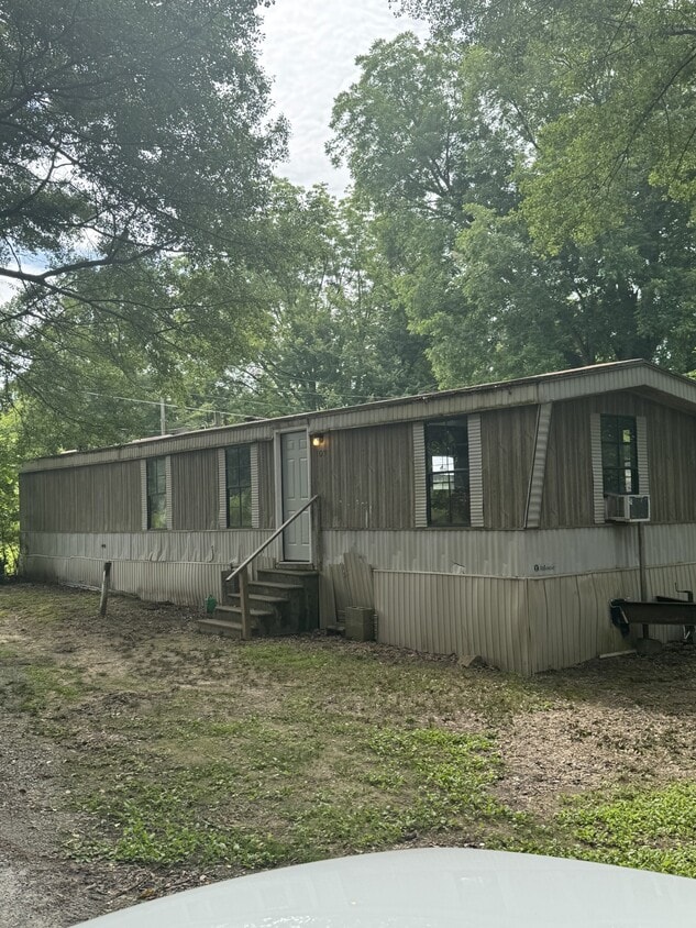 Primary Photo - 105 Shannon St