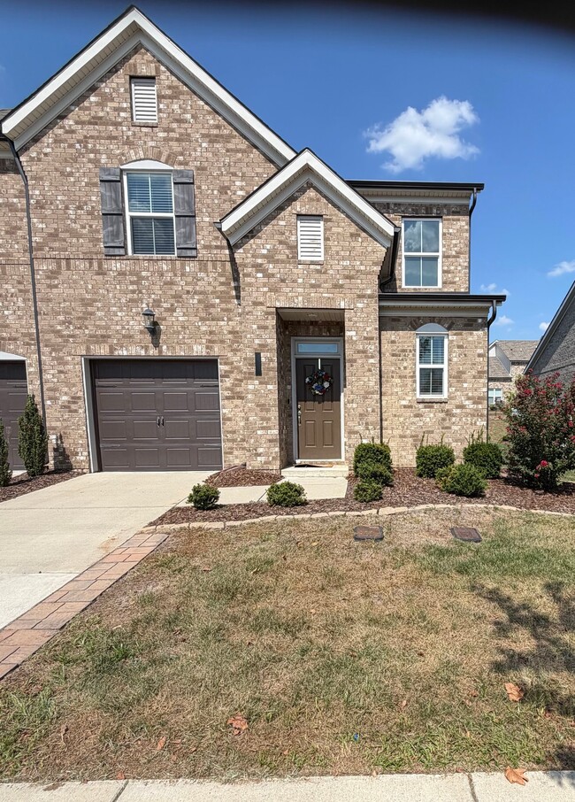 Building Photo - 416 Deveron Dr