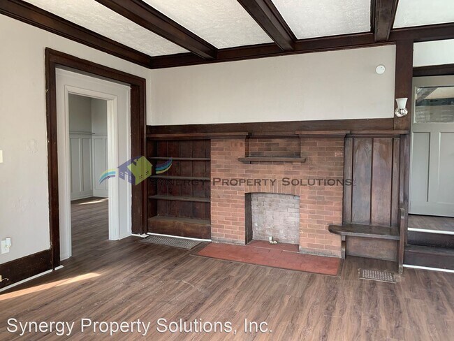 Building Photo - 4 br, 1 bath House - Lind Ave. 60 Richland
