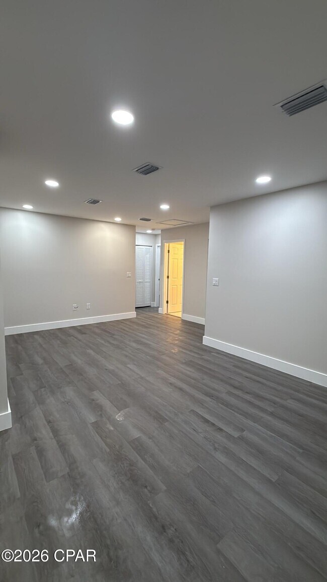 Foto del edificio - 801 E 12th St