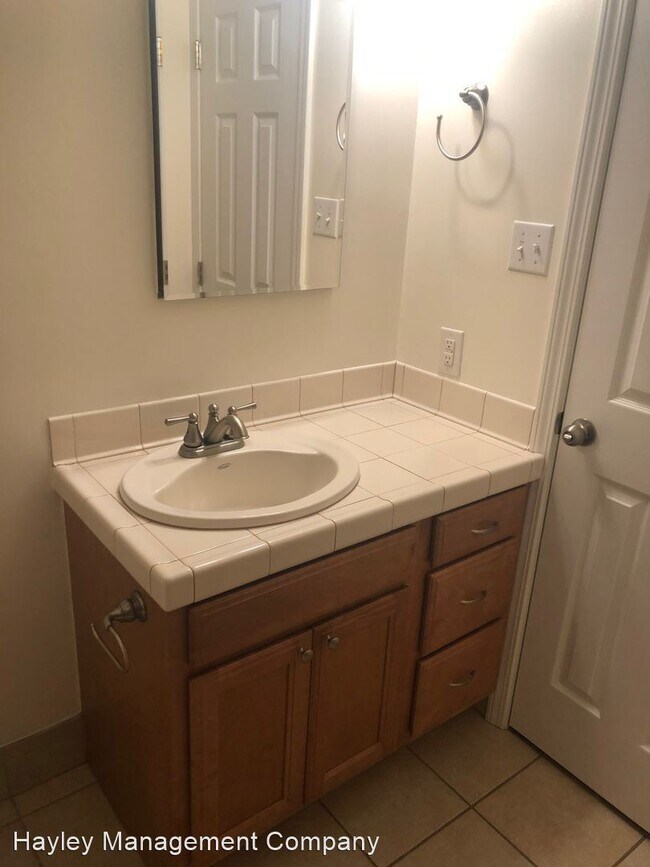 Foto del edificio - 2 br, 1.5 bath House - 528 Godfrey Ln