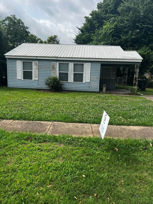 Building Photo - 2662 Olive St