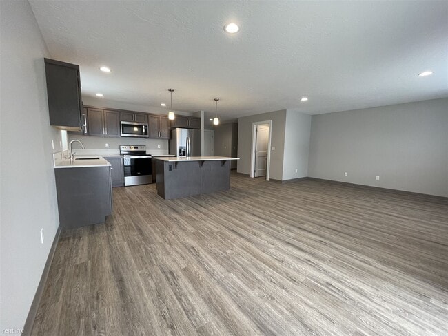 Building Photo - 3 br, 2 bath Duplex - 1221 North Coach Drive