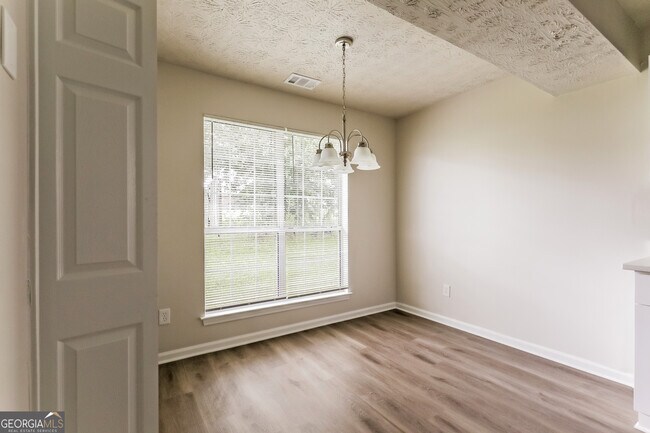 Building Photo - 7282 Williamsburg Dr