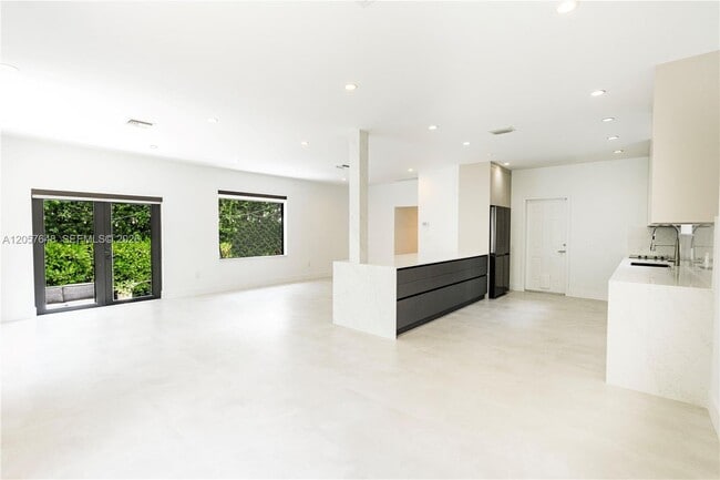 Photo - 925 Algaringo Ave (Coral Gables, FL) House