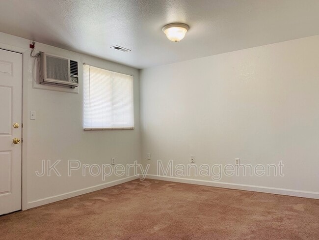 Building Photo - 4000 Ella Ave