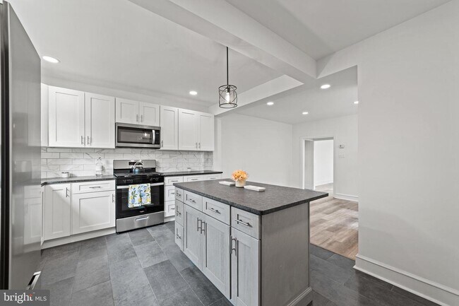 Building Photo - 7100 Limekiln Pike