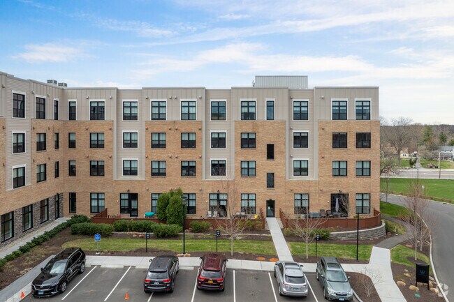 Building Photo - Waterstone On High Ridge