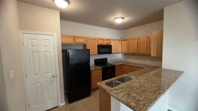 Foto del edificio - 502 E Hazelwood St