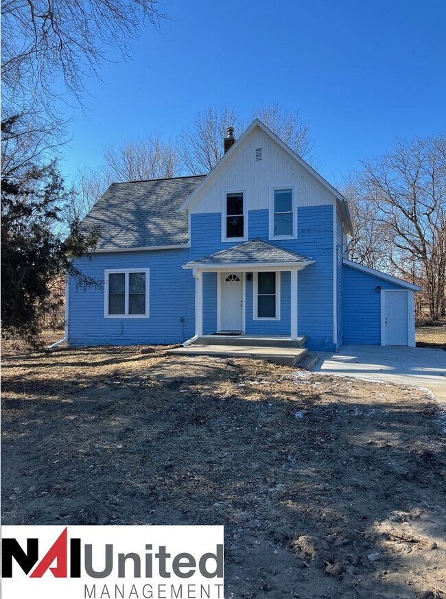 Foto del edificio - Four bedroom, one bathroom for rent