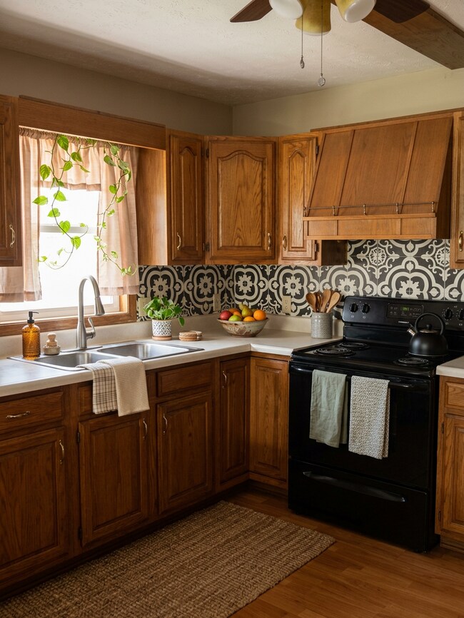 Foto del edificio - 1173 S Main St