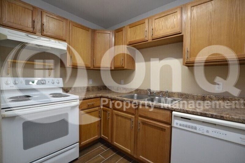 Primary Photo - 2824 W Louise Dr