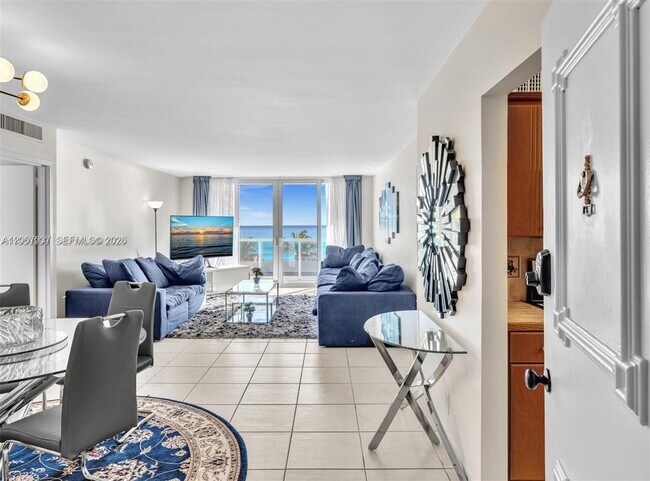 Building Photo - 3140 S Ocean Dr