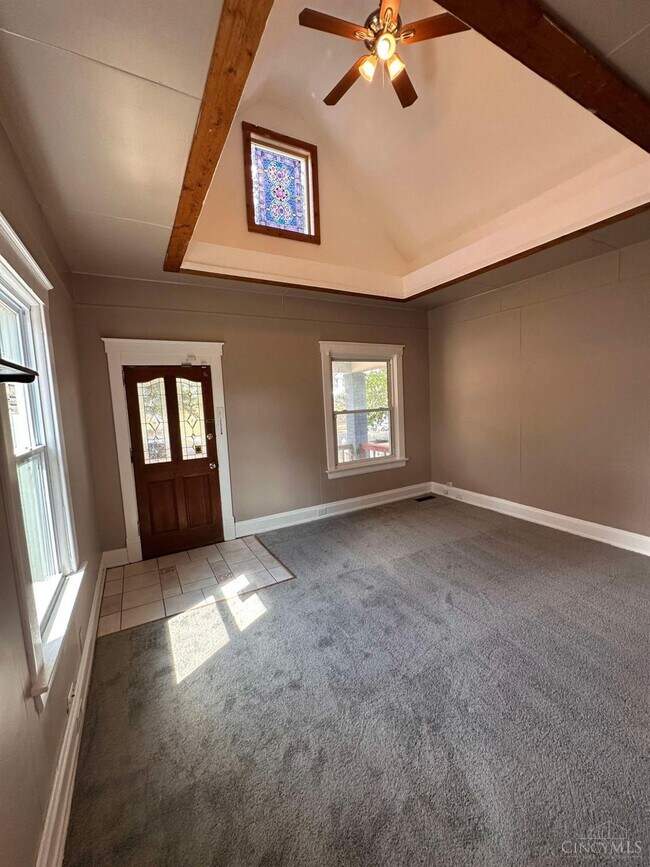 Building Photo - 6588 Parrish Ave