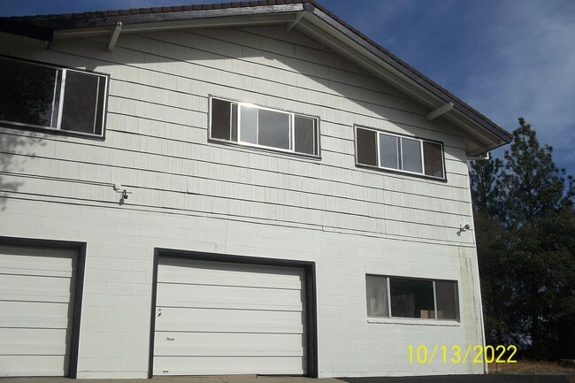 Building Photo - Country home in Auburn