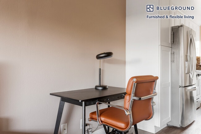 Building Photo - 710 Laurel Ave