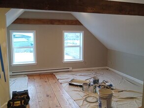 Building Photo - 58 Maple St