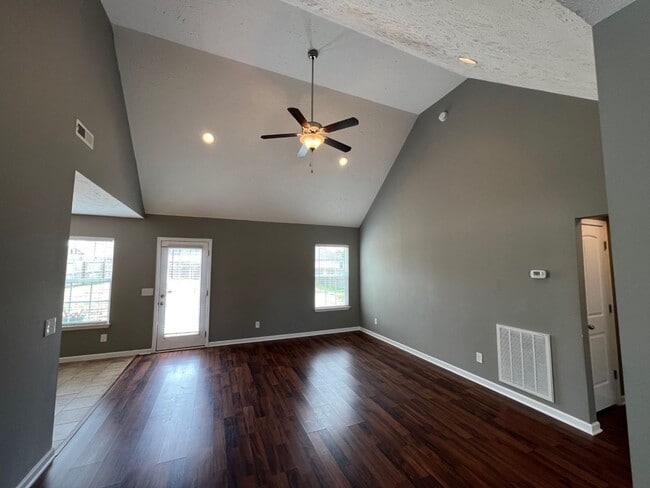Foto del edificio - Cute 3 BR 2 Bath Home in North Murfreesbor...