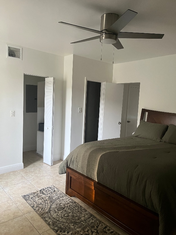 Foto principal - 147 N Kendall Dr
