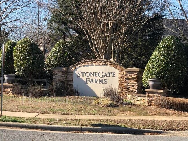 Building Photo - 7802 Rolling Meadows Ln