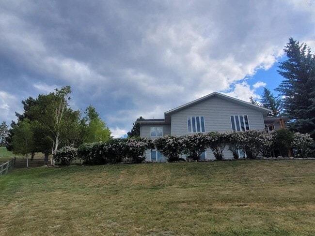 Building Photo - 26 Hilltop Dr