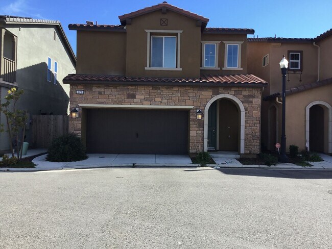 Foto del edificio - 229 Sunset Drive S