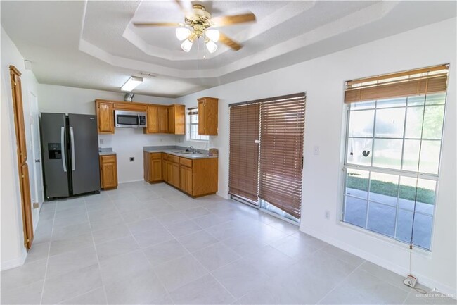 Building Photo - 404 Chile Pequin Dr