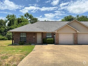 Building Photo - 13343-13343 Country Meadow Ln