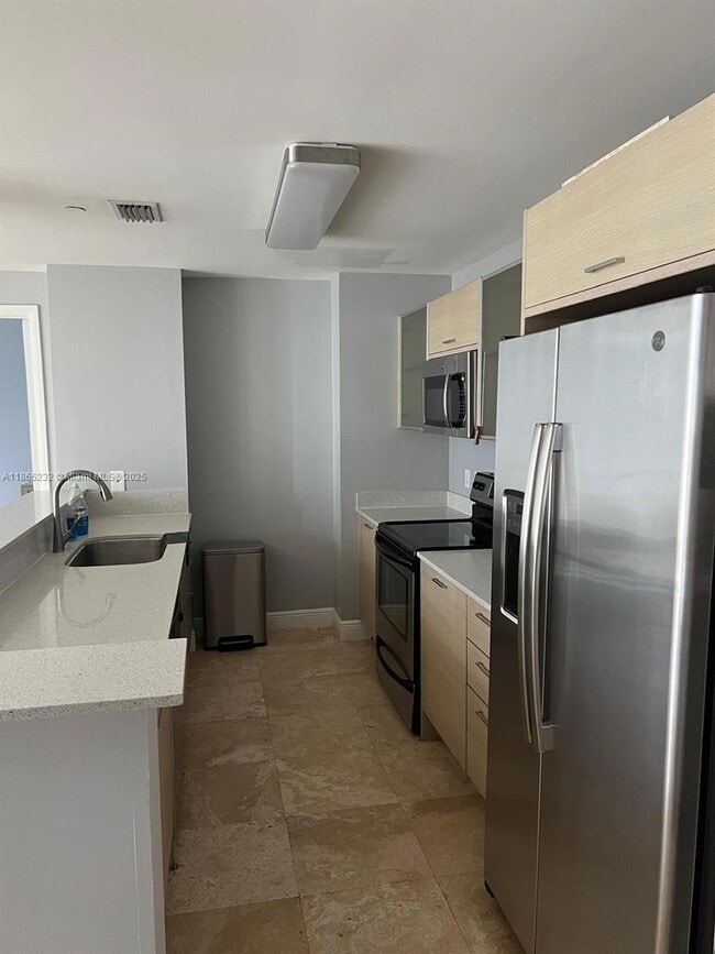Foto del edificio - 350 NE 24th St