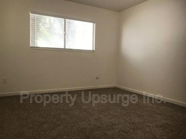 Building Photo - 642 Reeds Ave