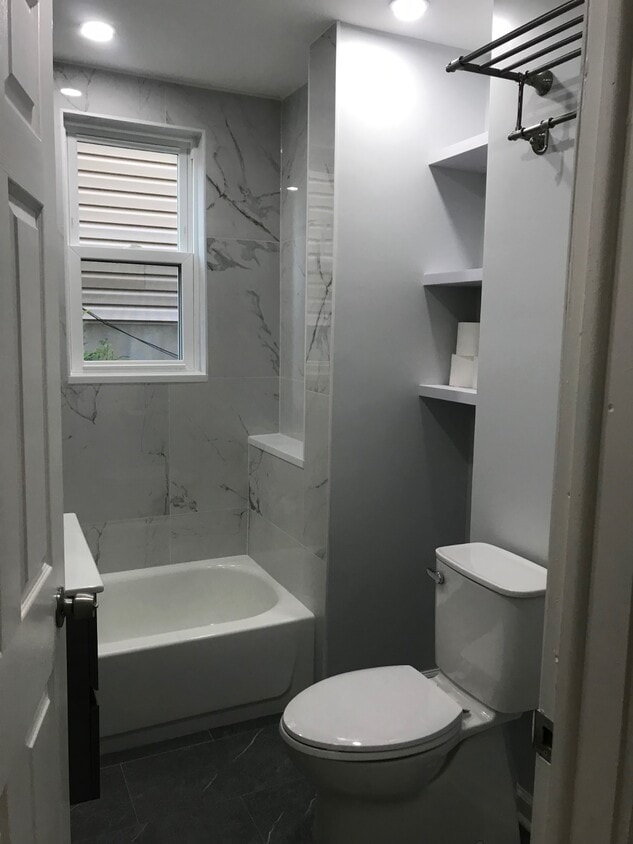 Primary Photo - 242 Sanford St