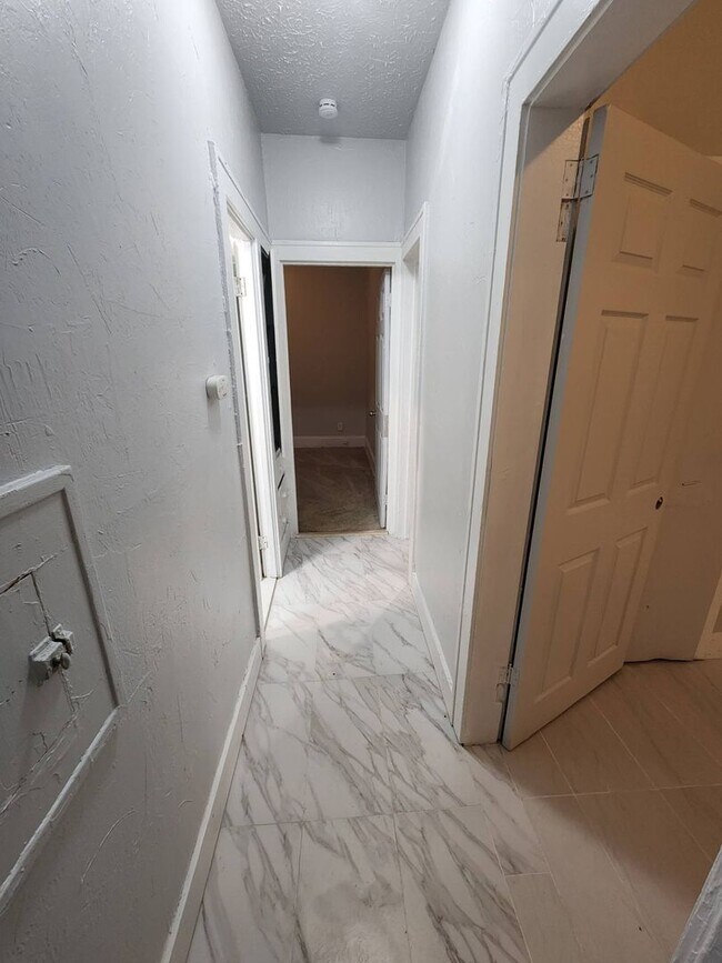 Foto del edificio - 3358 E 145th St