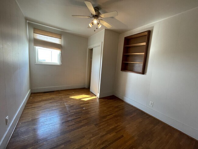 Foto del edificio - 401 S Jackson St