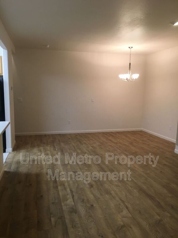 Building Photo - 1104 Denim Dr