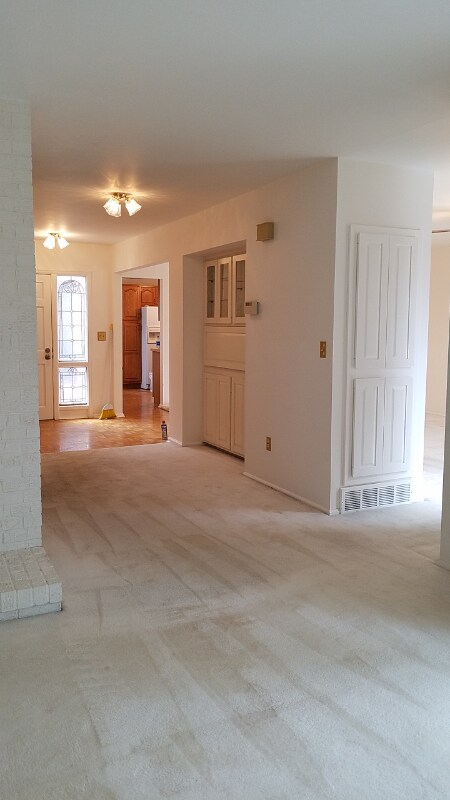 Building Photo - 6050 W Mansfield Ave