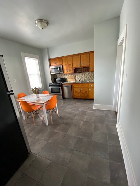 Primary Photo - 133 37th St