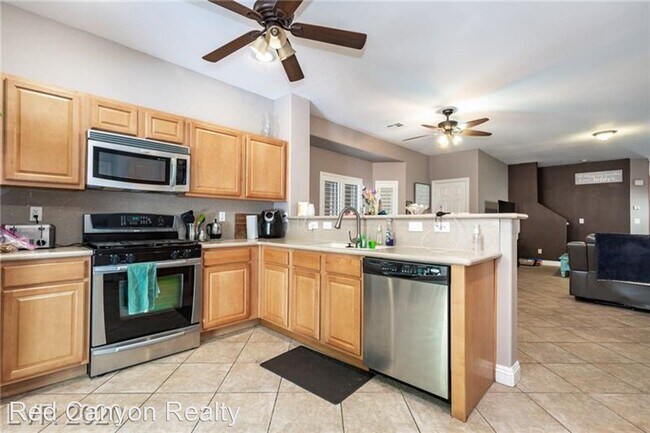 Building Photo - 4 br, 3 bath House - 8462 Gardena Hills Ave.