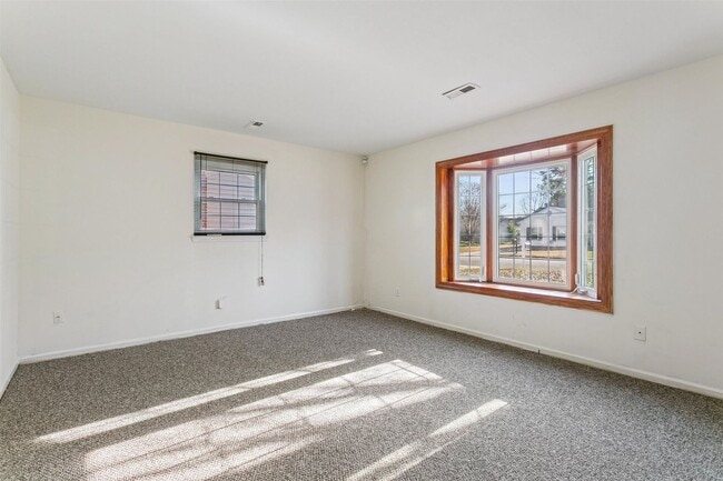 Foto del edificio - Comfortable Living with Private Yard, Deck & Easy Access to Ft. Eustis