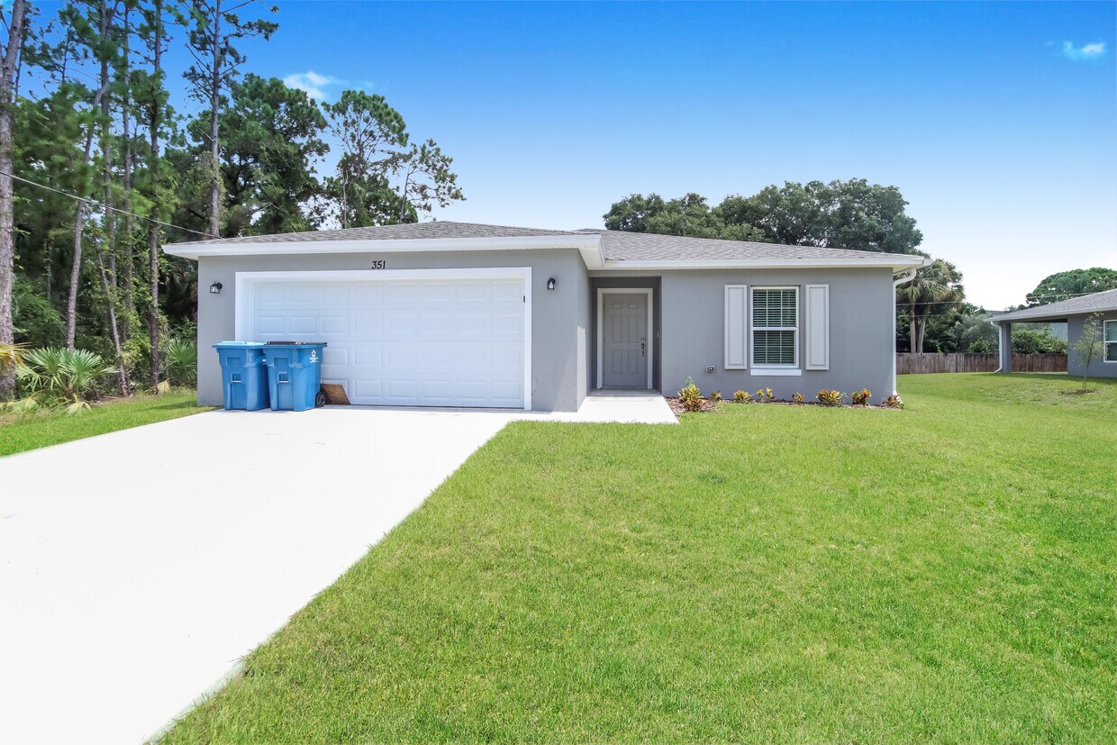 Foto principal - 351 Krassner Dr NW, Palm Bay, FL