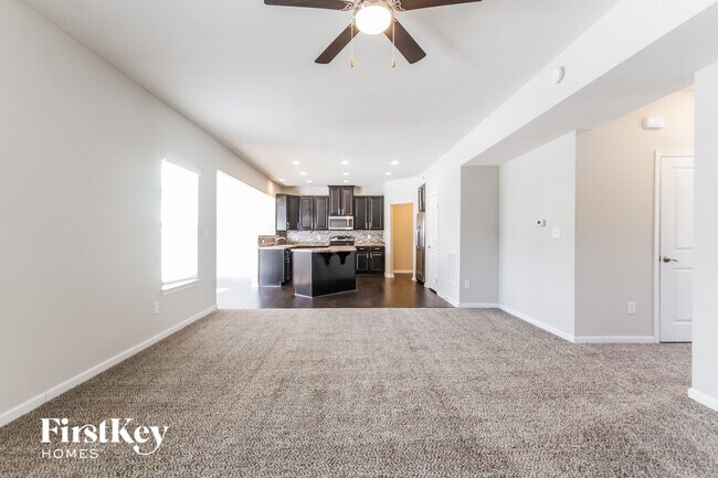 Foto del edificio - 6660 Branches Dr