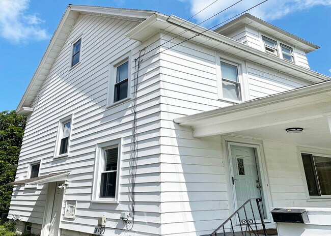 Building Photo - 603 Garfield St